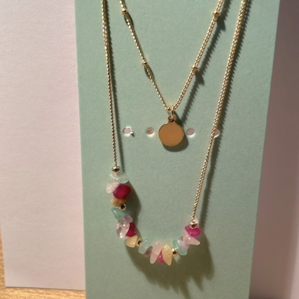 Semi precious gemstone necklace. 819